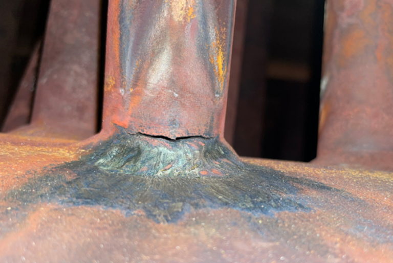 Original HP economizer tube-to-header connection at Bouchain before the TTT upgrade