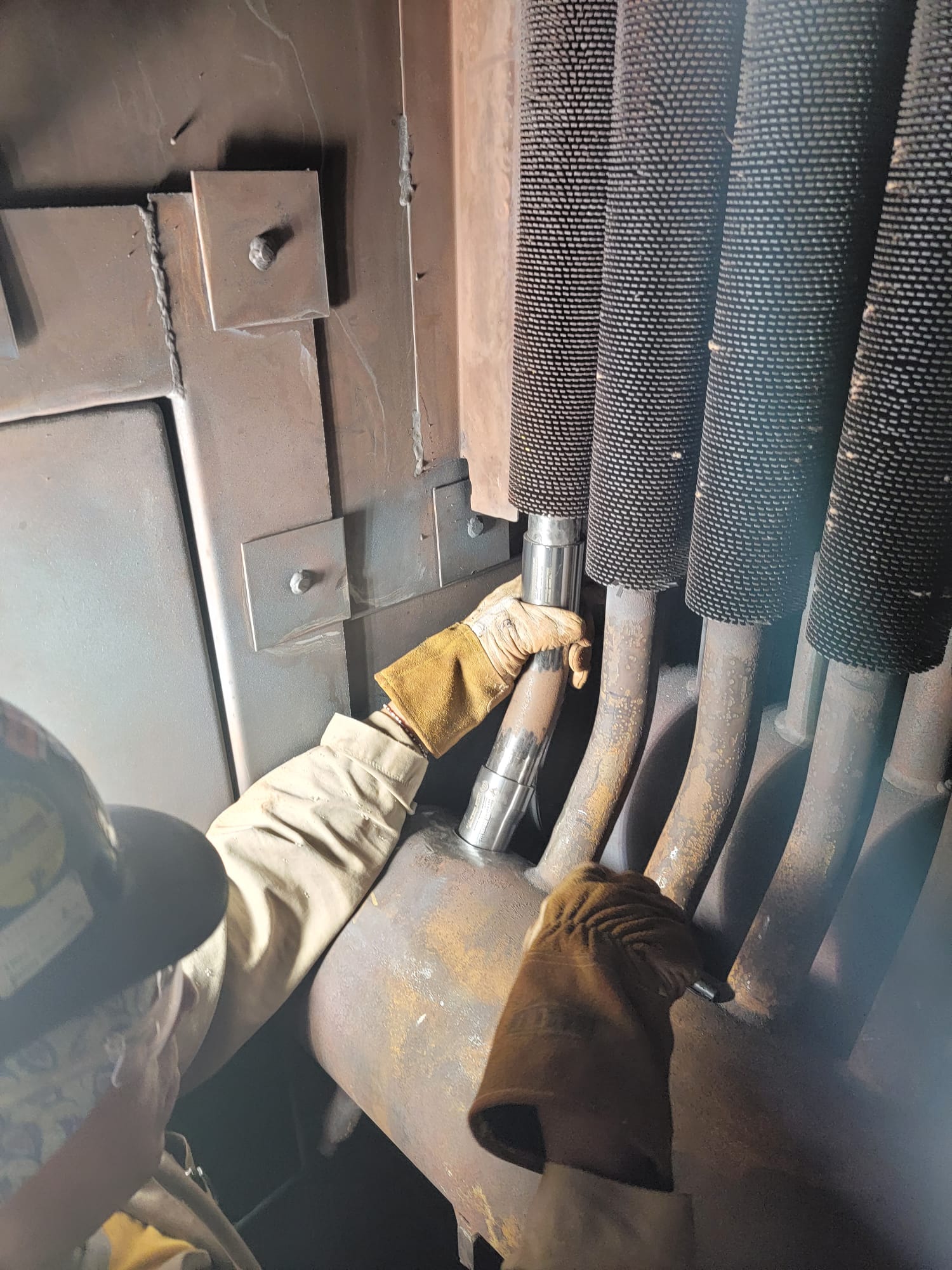 Installer positioning tubes for TTT connections during an outage
